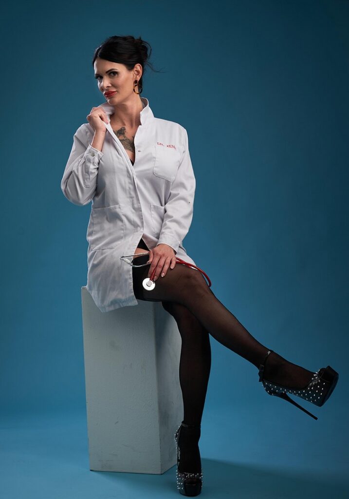 Klinik Domina Lady Xenia Klinikerotik